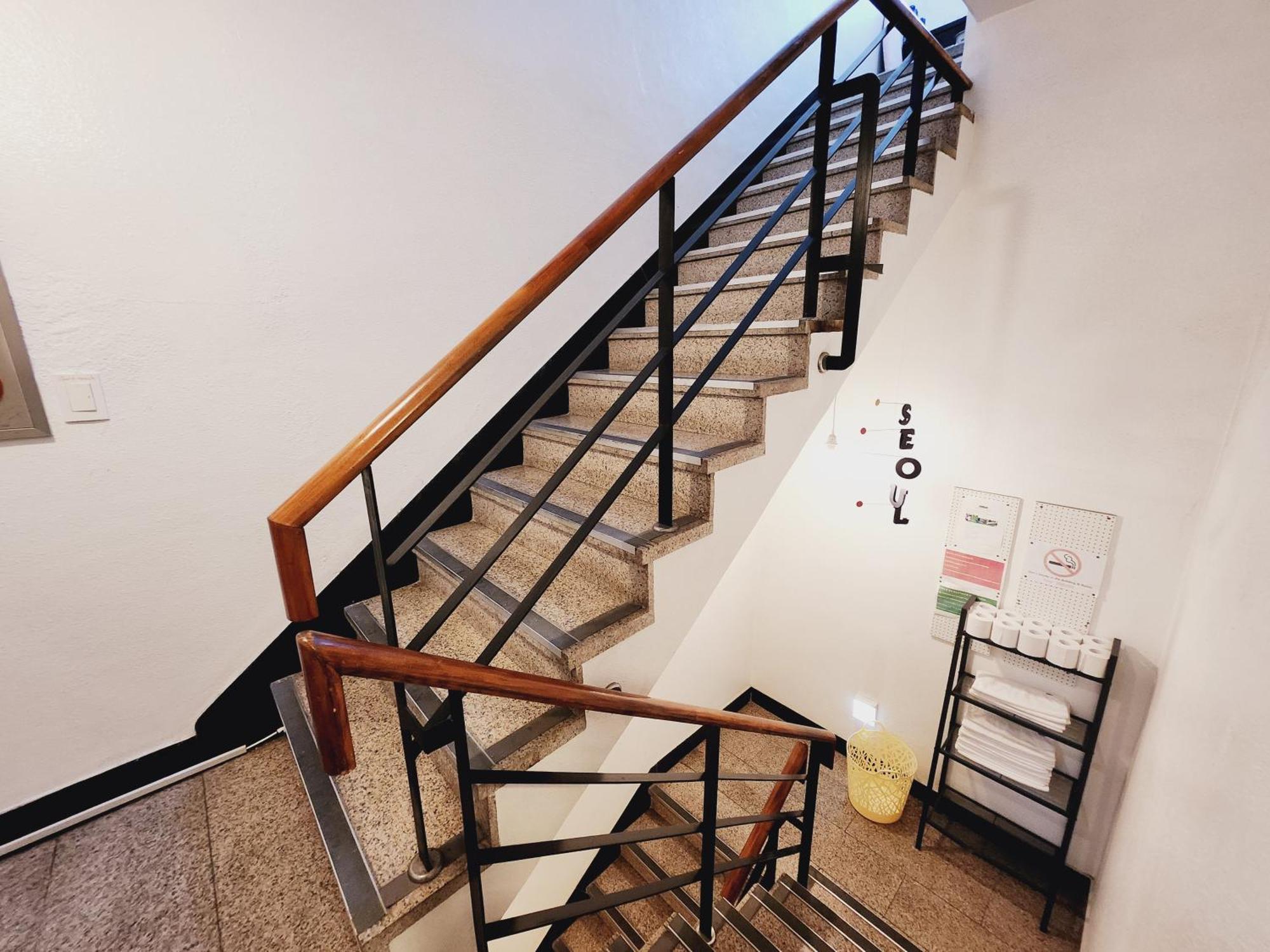 Olive Hostel Myeongdong Seúl Exterior foto
